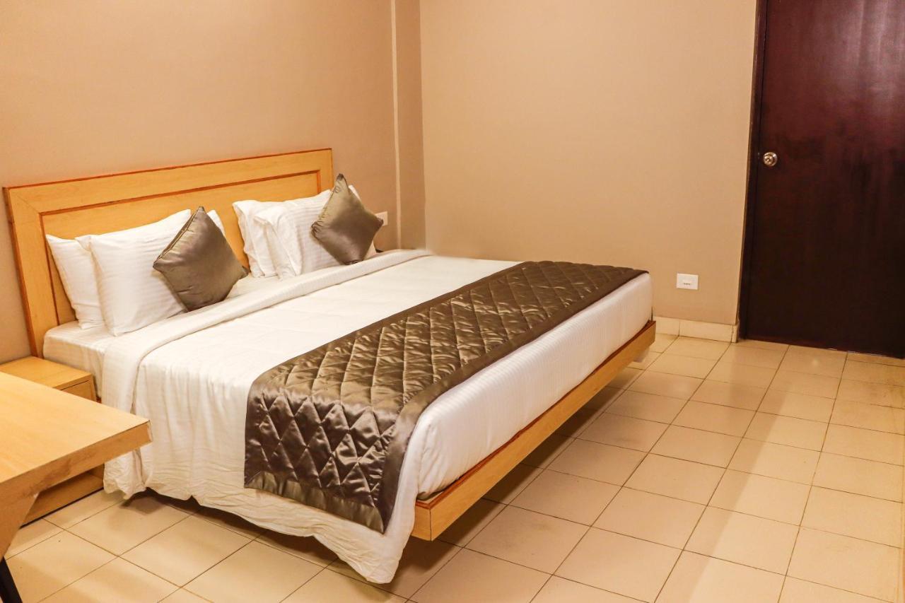 Hotel Vinayaga Tirupur Kültér fotó